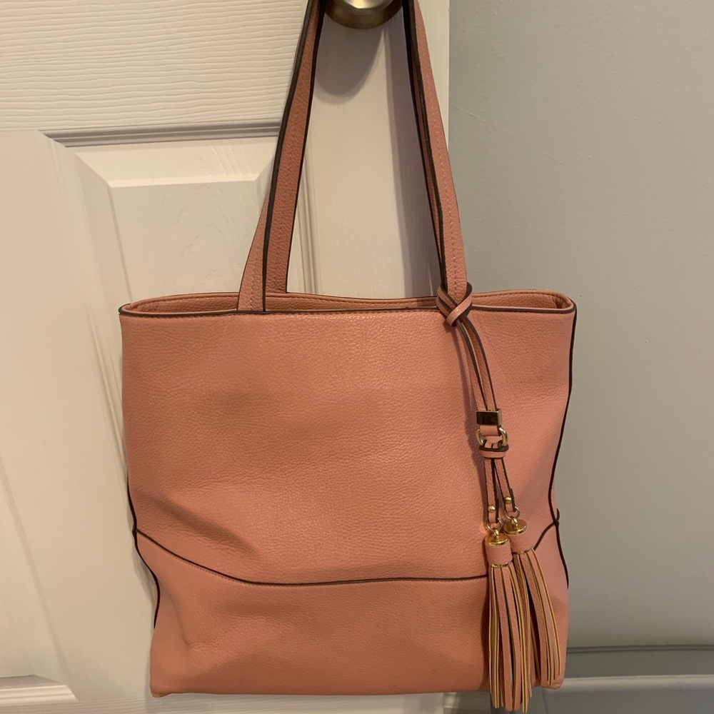 Pink tote bag with tassels